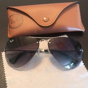 Ray-Ban *Black* Aviators